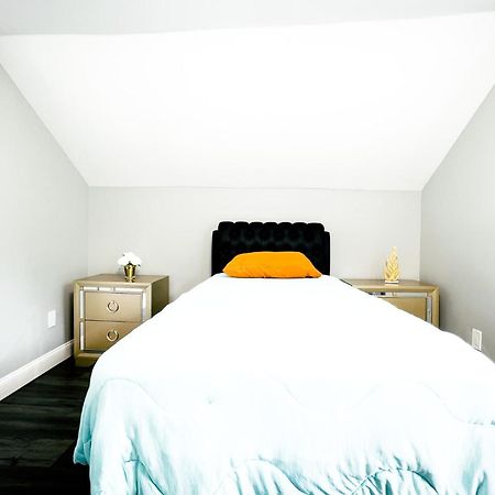 2 Homes, 1 Stay-7Br Niagara Falls Compound Extérieur photo