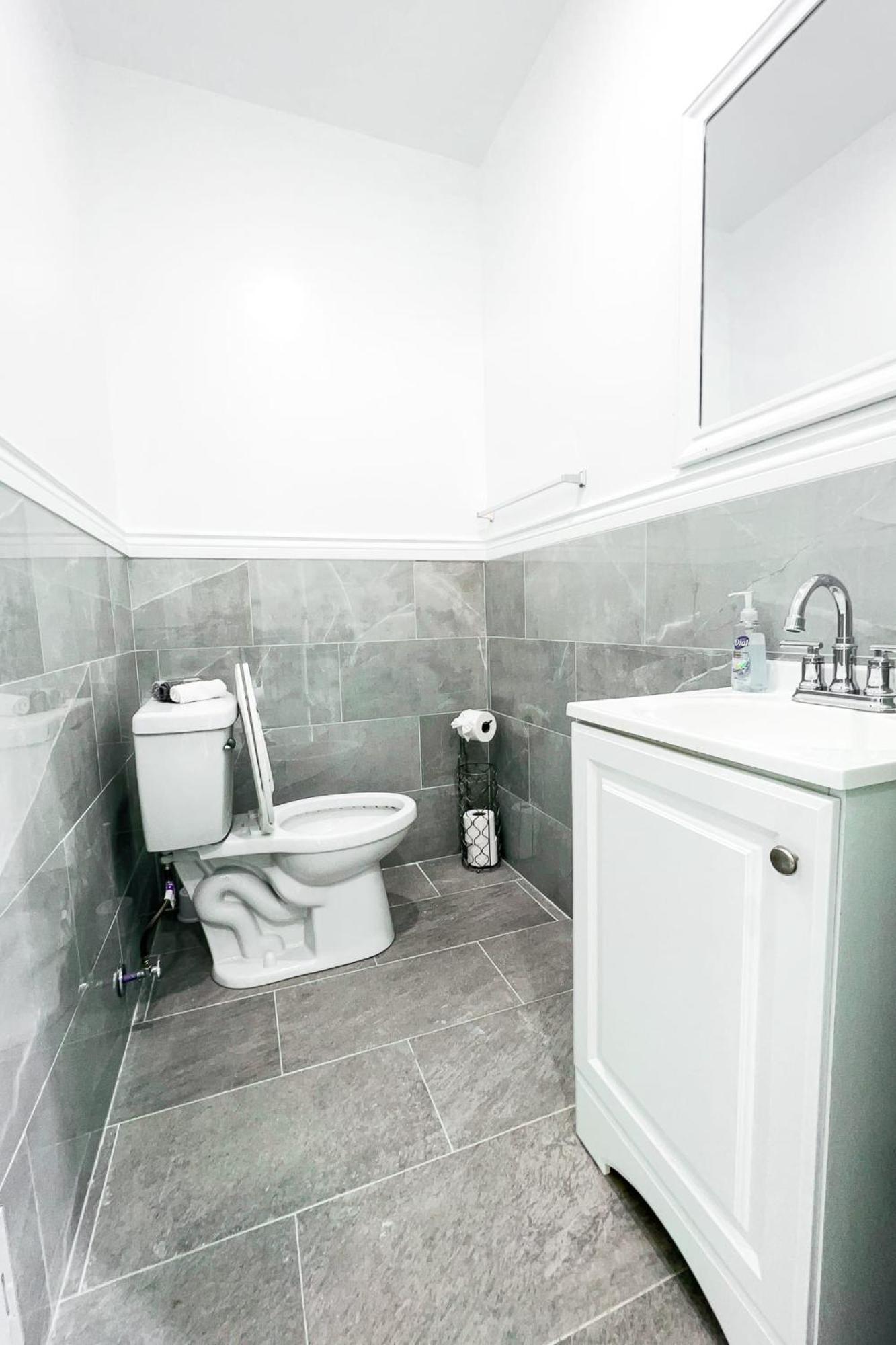 2 Homes, 1 Stay-7Br Niagara Falls Compound Extérieur photo