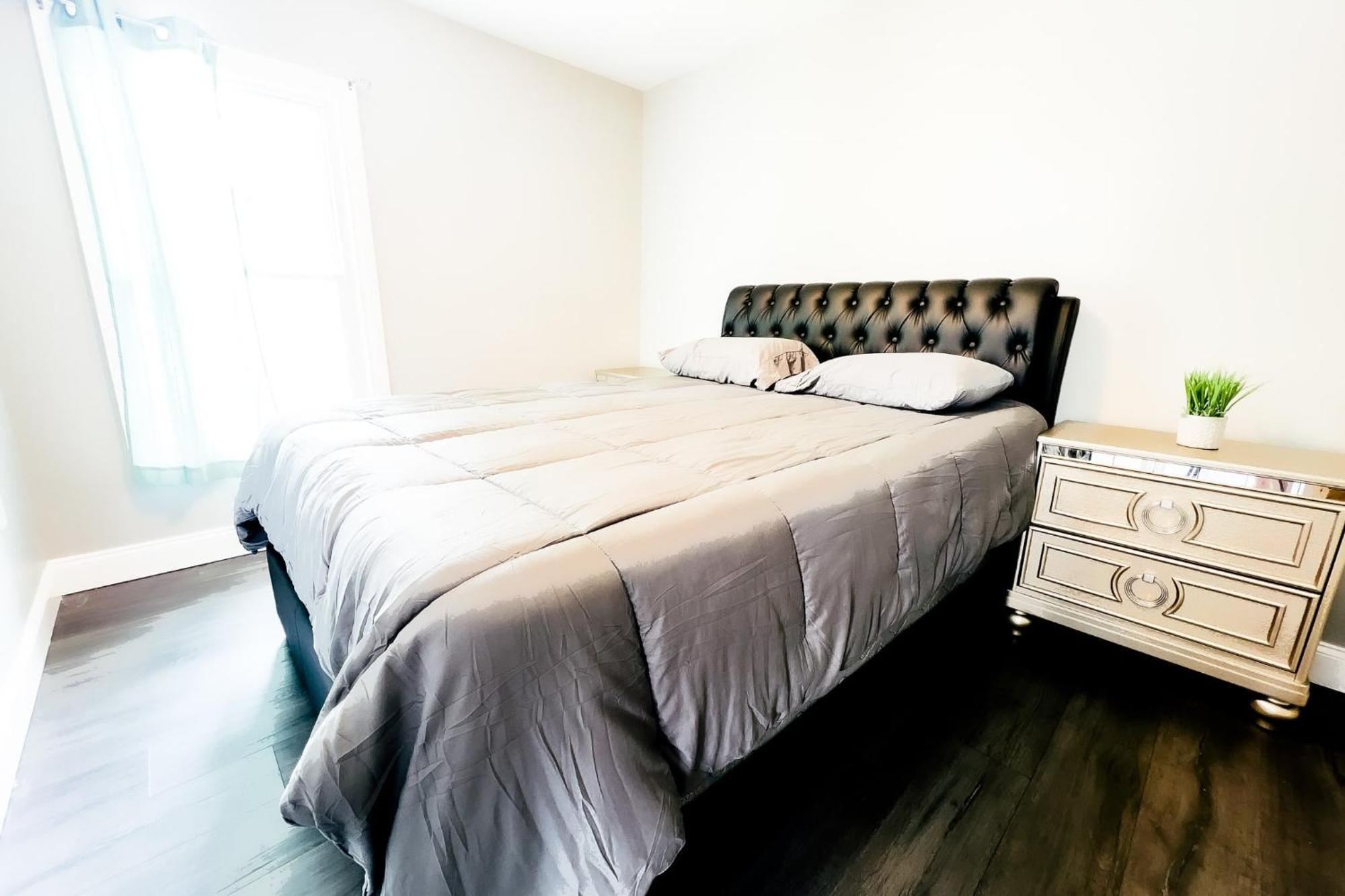 2 Homes, 1 Stay-7Br Niagara Falls Compound Extérieur photo